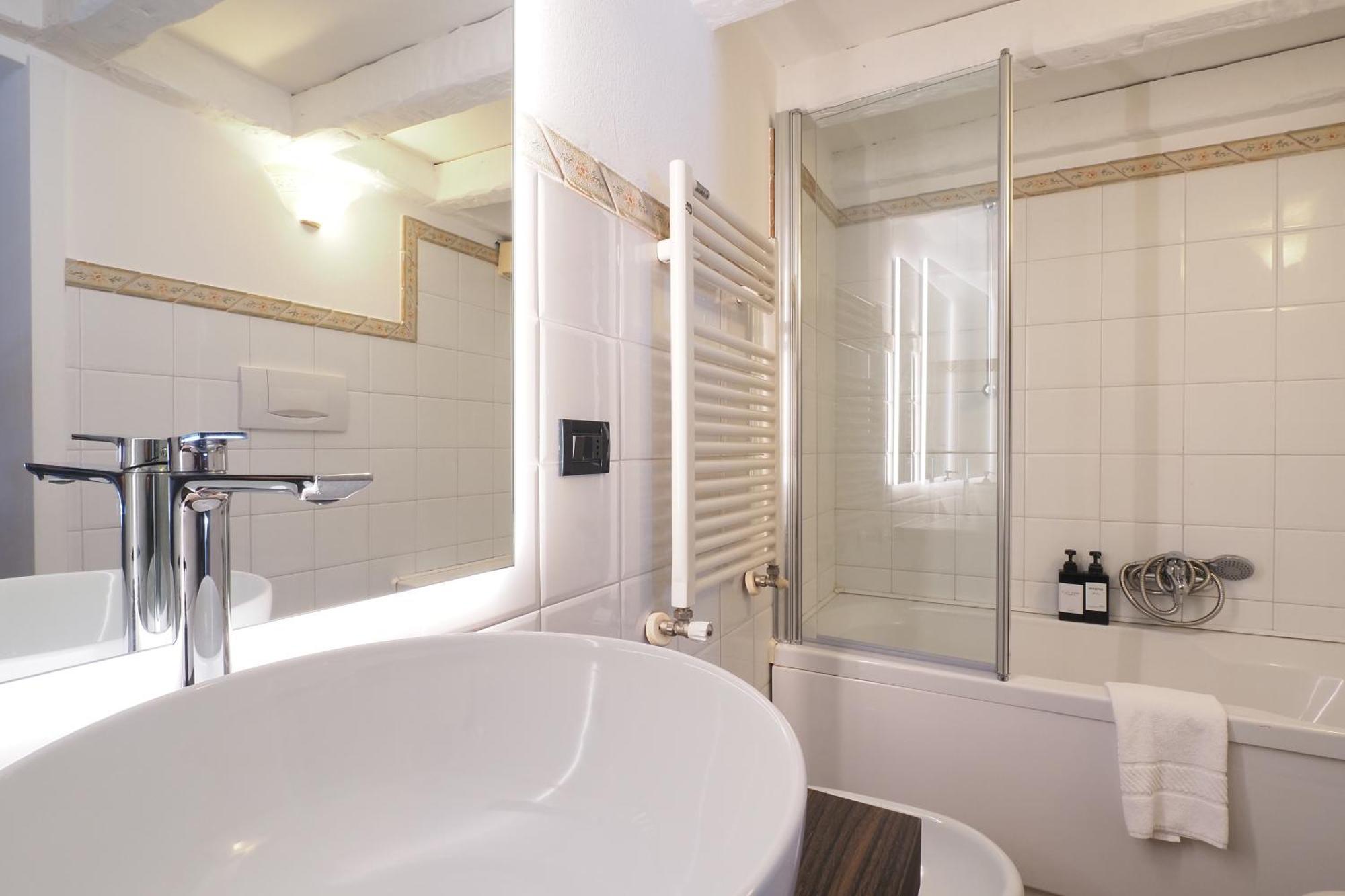 Duomo Cathedral View - Luxury Apartment Milan Exterior photo